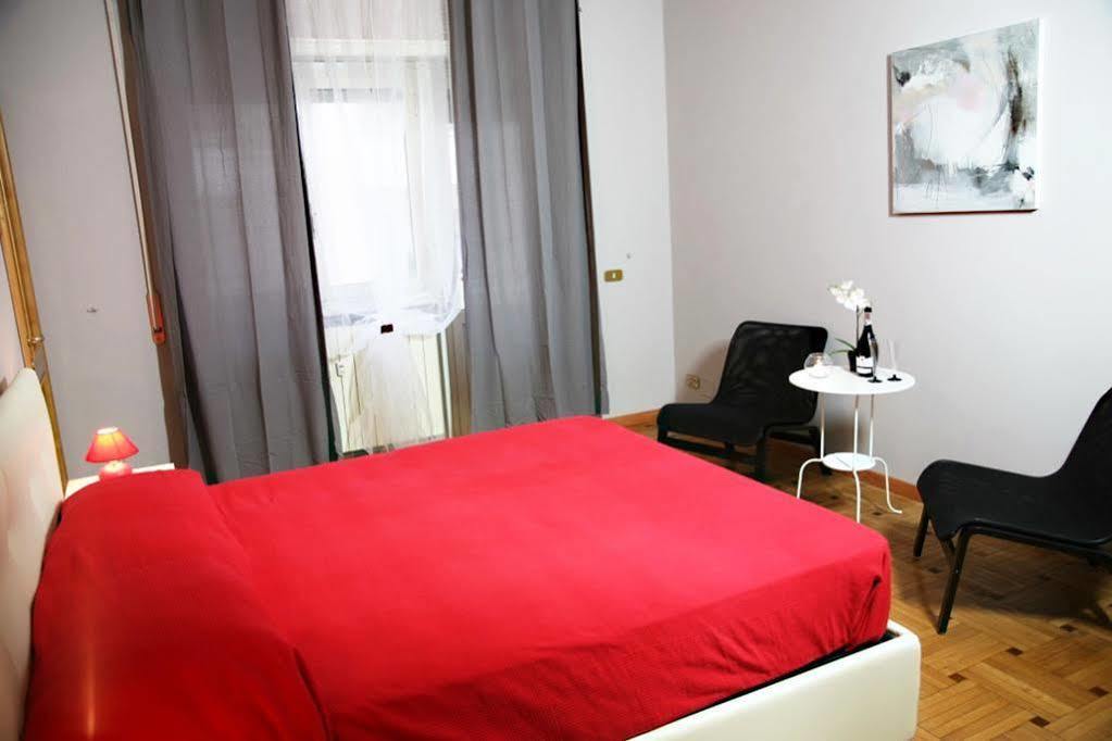 Bed & Breakfast The Empire 3*
